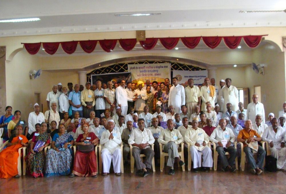 adhar-vishwastha-sanstha-solapur-donation-old-age-home
