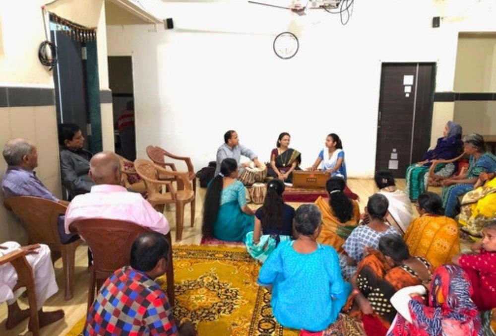 adhar-vishwastha-sanstha-solapur-old-age-home-online-donation